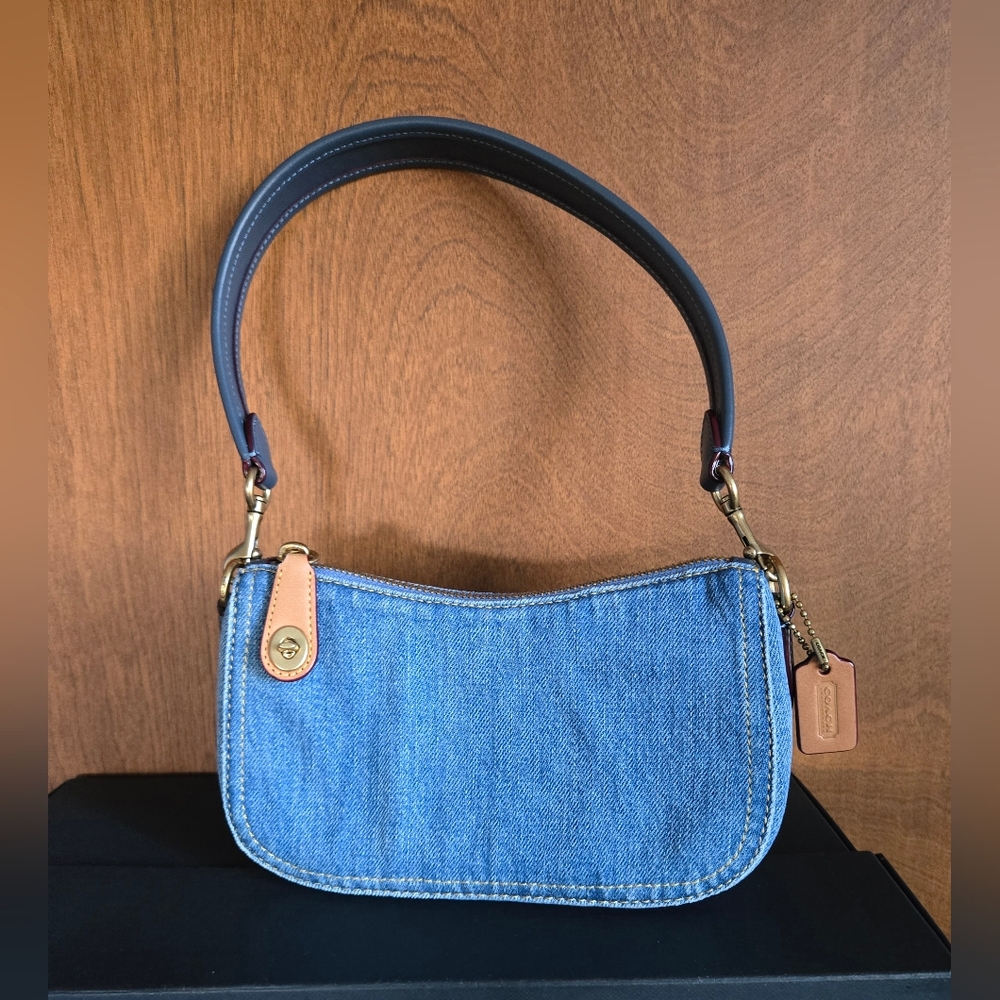 Coach Denim Swinger 20
